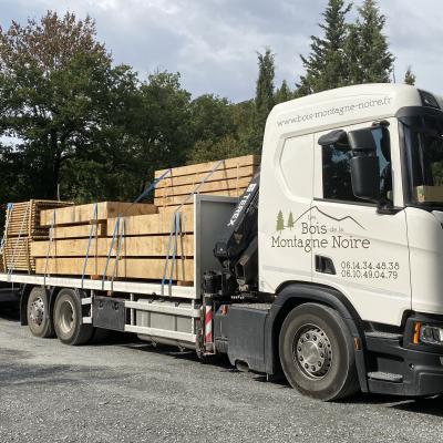 Camion de livraison Bois de la Montagne Noire